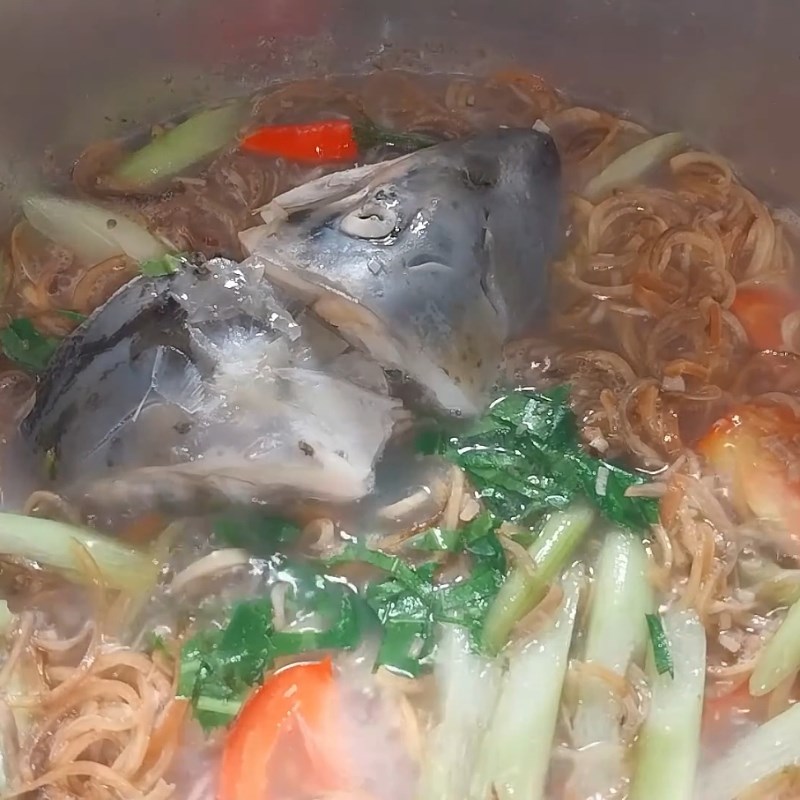 Bước 4 Hoàn thiện món canh chua bắp chuối Canh chua hoa chuối đầu cá hồi