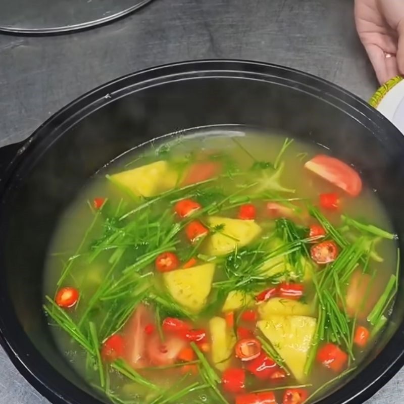 Bước 4 Hoàn thiện nồi lẩu cá ngạnh Lẩu cá ngạnh nhúng mẻ