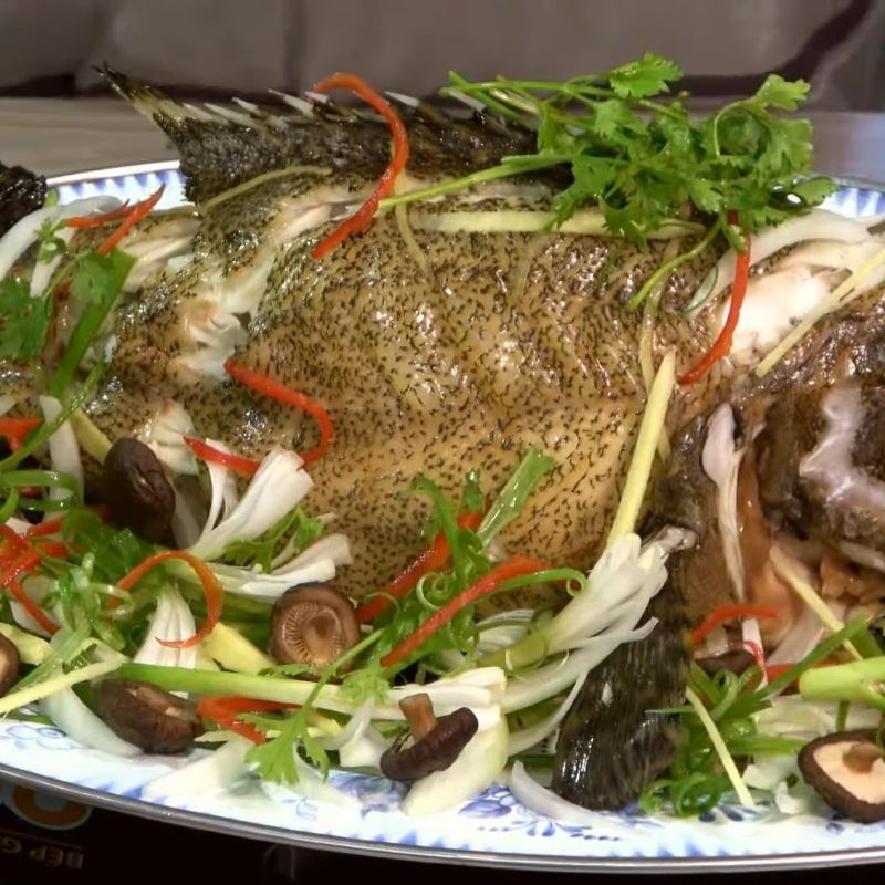 Bước 5 Hoàn thiện và trình bày cá bống mú hấp cá bống mú hấp hồng kông