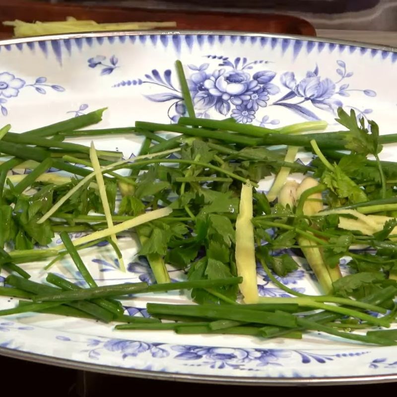 Bước 5 Hoàn thiện và trình bày cá bống mú hấp cá bống mú hấp hồng kông