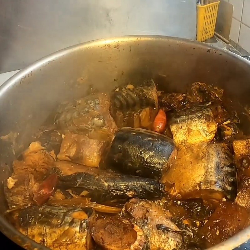 Bước 5 Kho cá lần hai (Kho hai lửa) Cá nục kho riềng