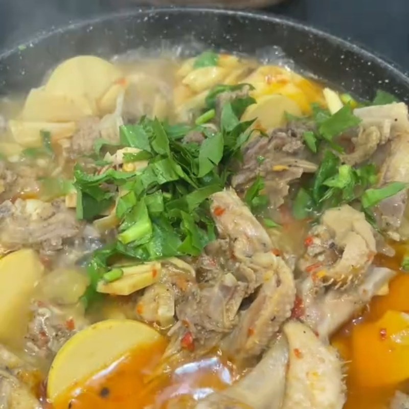 Bước 3 Kho thịt vịt với măng Vịt kho măng