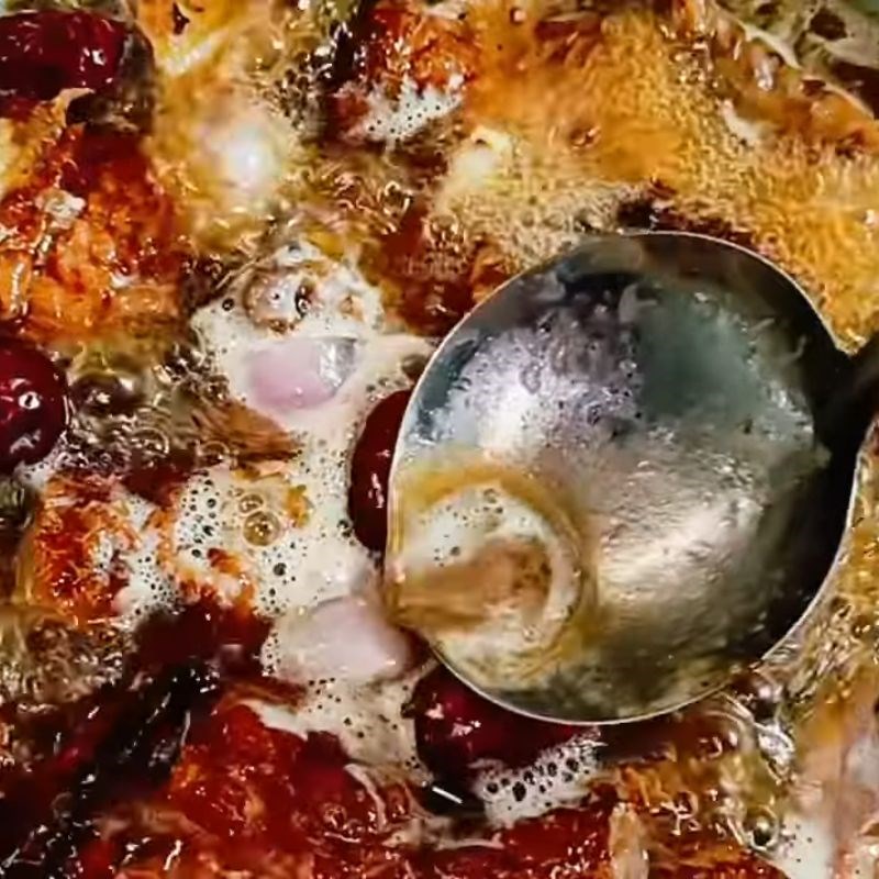 Bước 4 Kho vịt với nước dừa và táo đỏ vịt quay kho