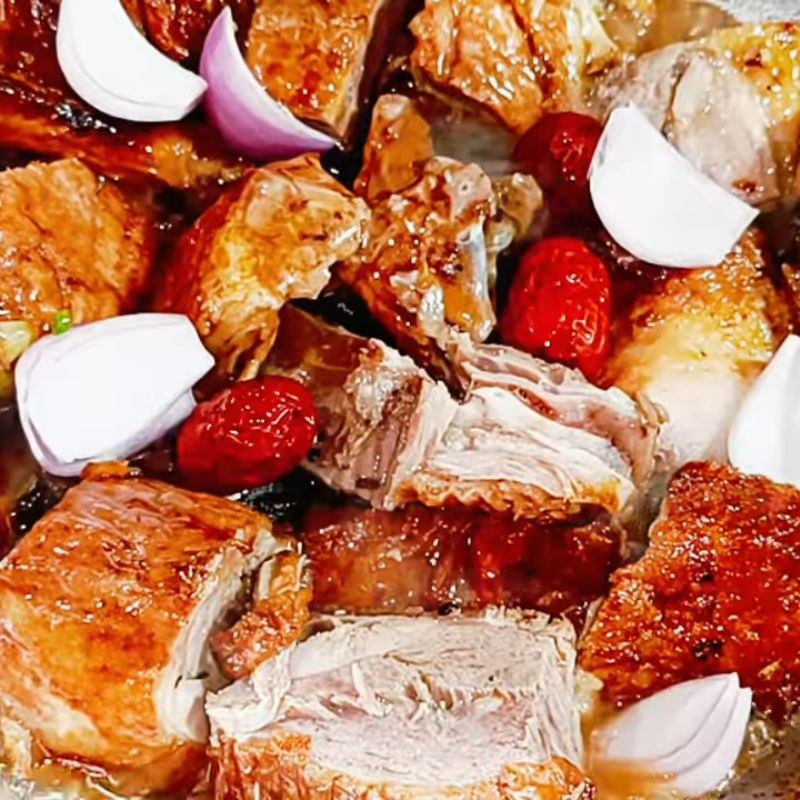 Bước 4 Kho vịt với nước dừa và táo đỏ vịt quay kho