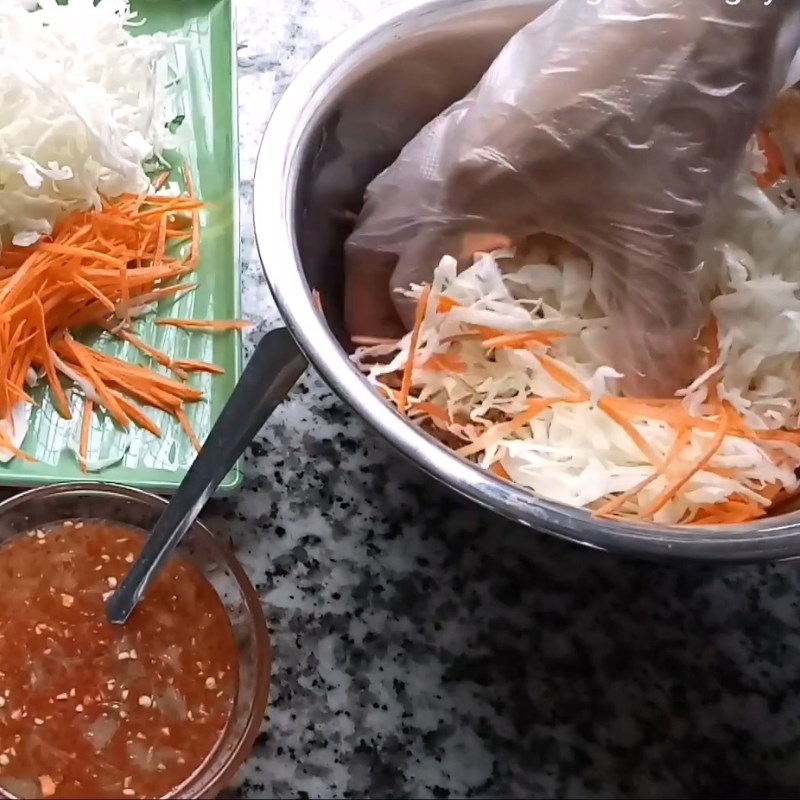 Bước 4 Làm gỏi vịt miền Tây và nước chấm Cháo vịt miền Tây