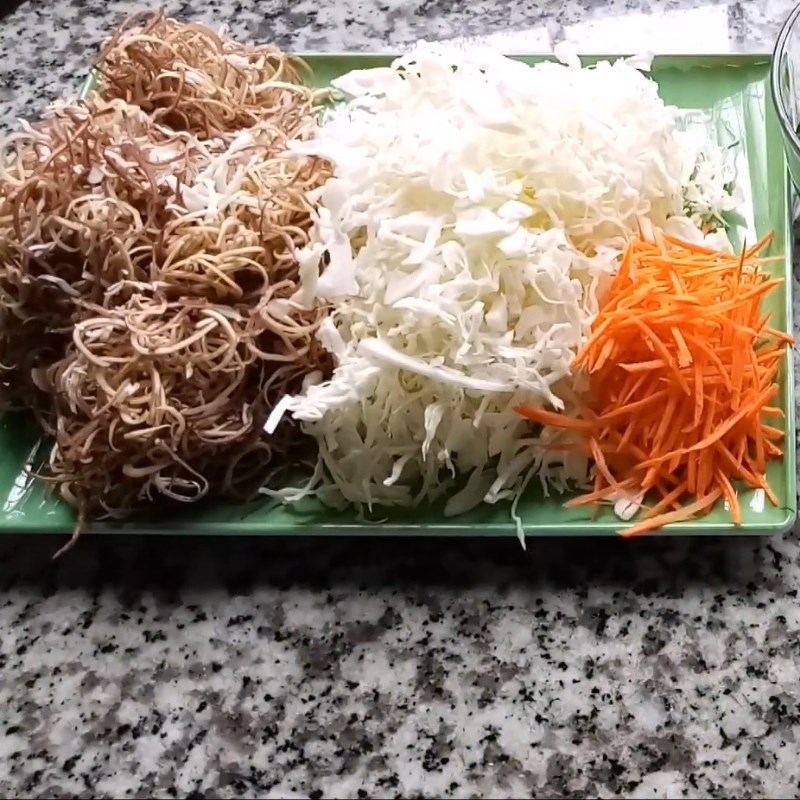 Bước 4 Làm gỏi vịt miền Tây và nước chấm Cháo vịt miền Tây