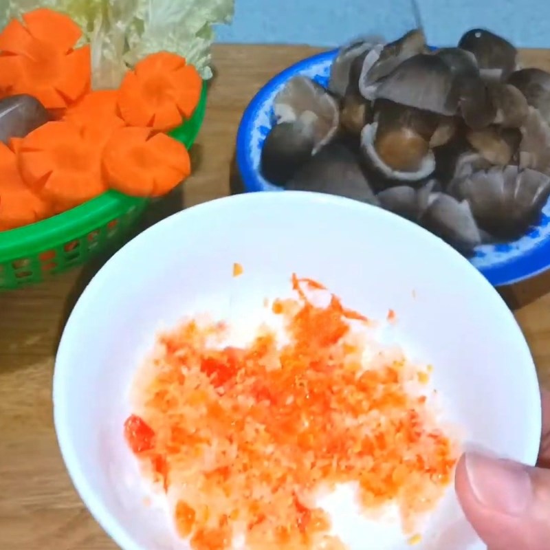 Bước 4 Làm nước chấm muối ớt thần thánh Gà nấu nấm rơm