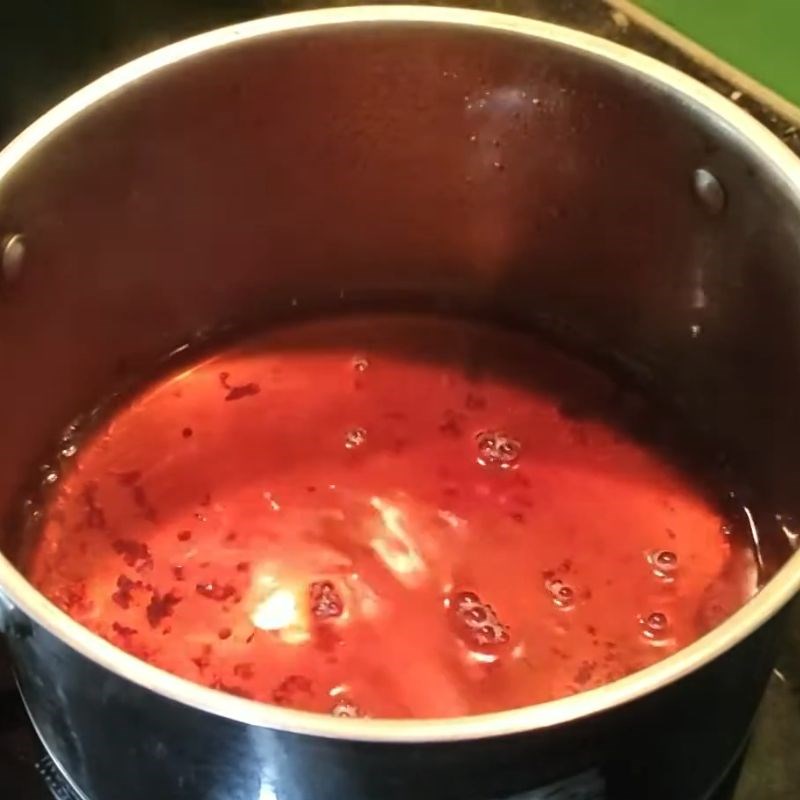 Bước 2 Làm nước màu chuẩn vị cá kho bằng nồi nấu chậm