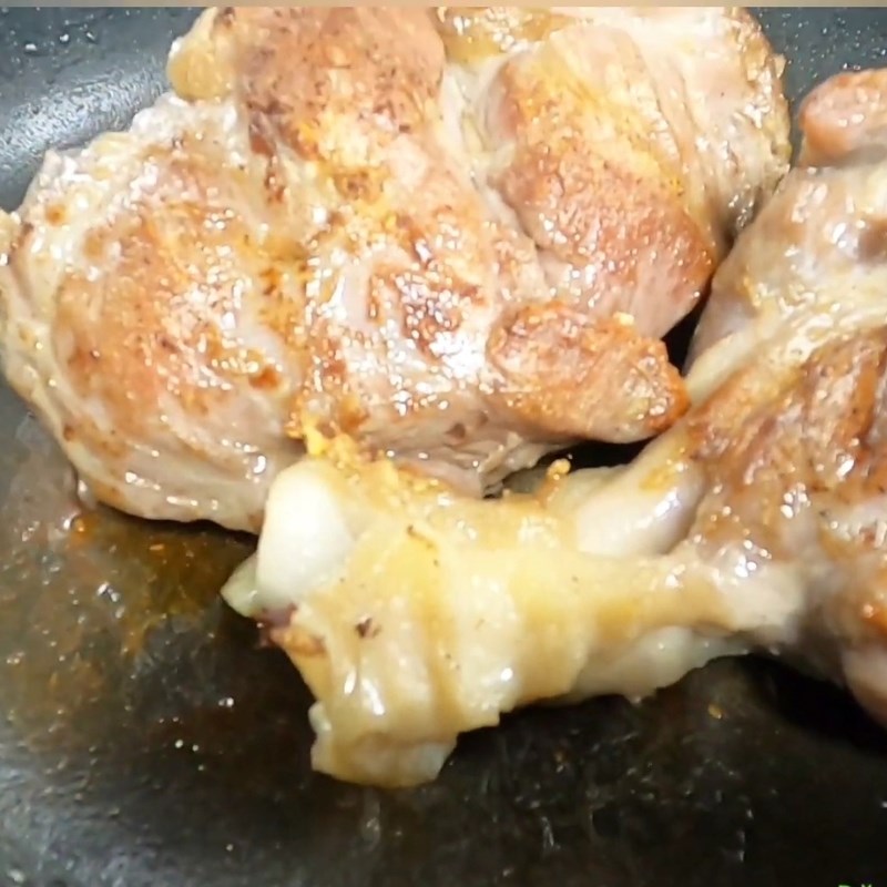 Bước 3 Làm sốt cà chua và chiên sơ thịt bò Bò nấu đốp