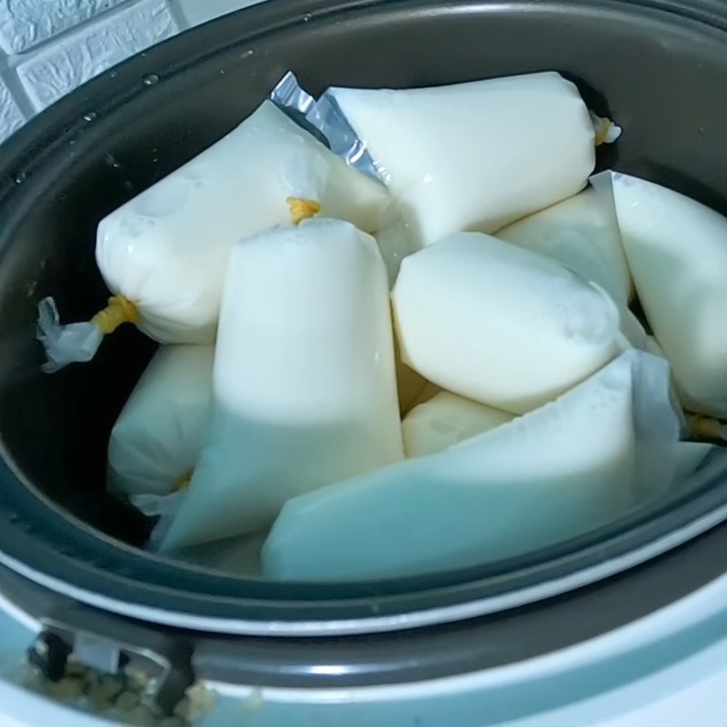 Bước 3 Lên men tự nhiên bằng nồi cơm điện Sữa chua không cần ủ