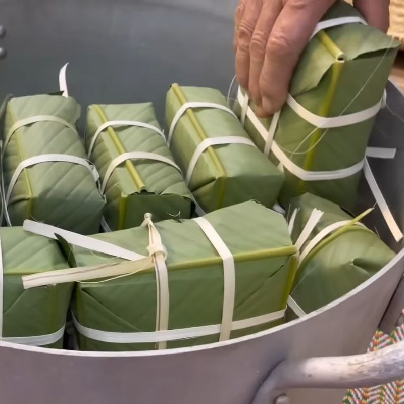 Bước 6 Luộc bánh chưng truyền thống bằng bếp củi bánh chưng xanh bằng lá riềng