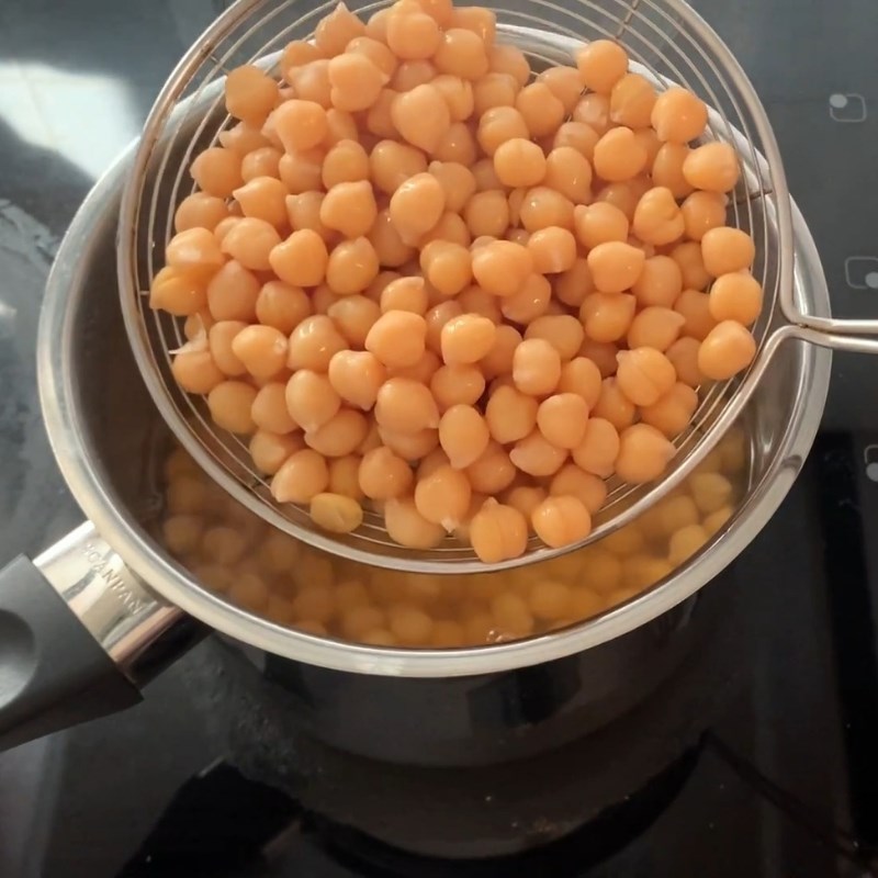 Bước 2 Luộc đậu gà Đậu gà luộc