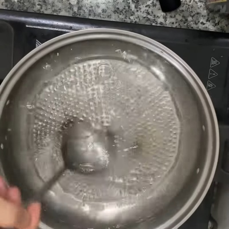 Bước 3 Luộc rau củ giữ màu xanh tươi Rau củ luộc