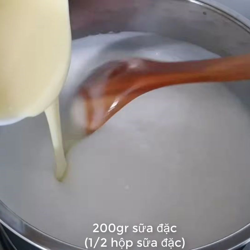 Bước 1 Nấu hỗn hợp kem cốt dừa sữa đặc Kem chuối sữa đặc