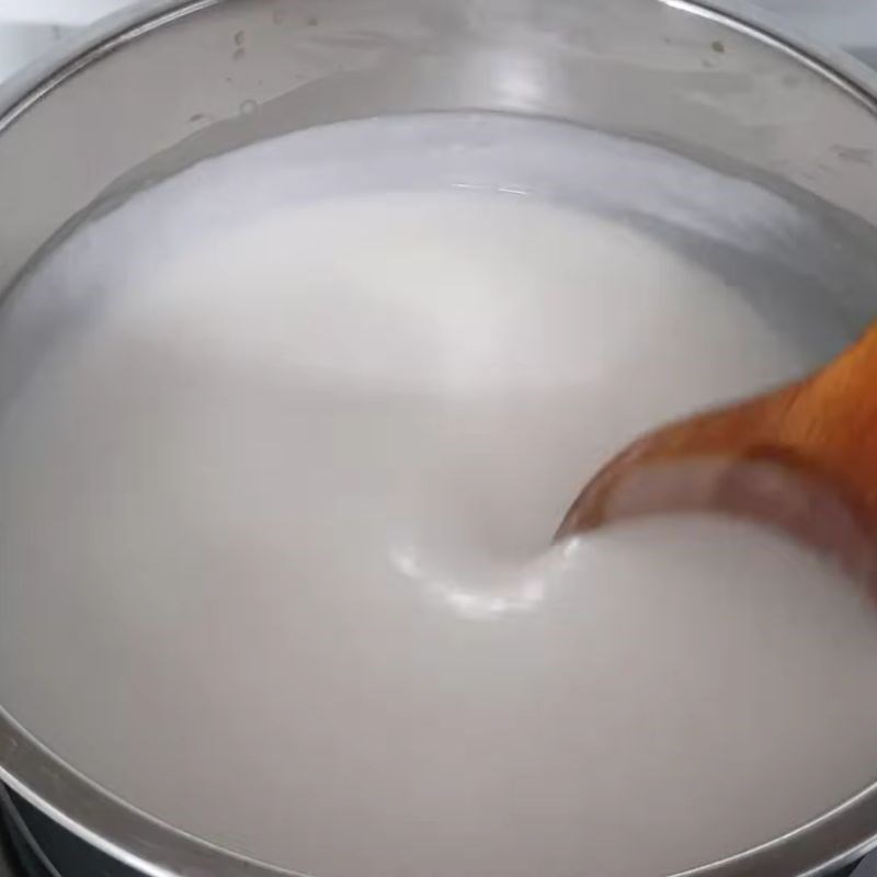 Bước 1 Nấu hỗn hợp kem cốt dừa sữa đặc Kem chuối sữa đặc