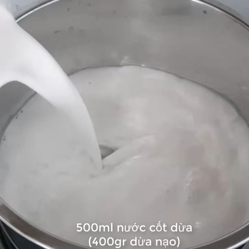 Bước 1 Nấu hỗn hợp kem cốt dừa sữa đặc Kem chuối sữa đặc