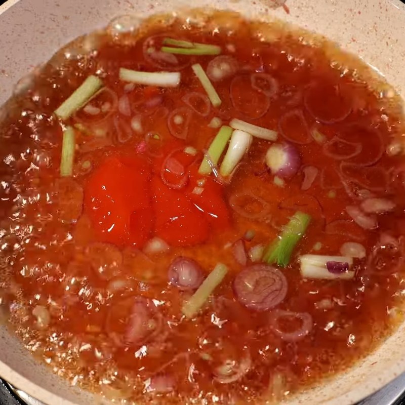 Bước 2 Nấu hỗn hợp sốt nước mắm đậm đà Trứng kho nước mắm