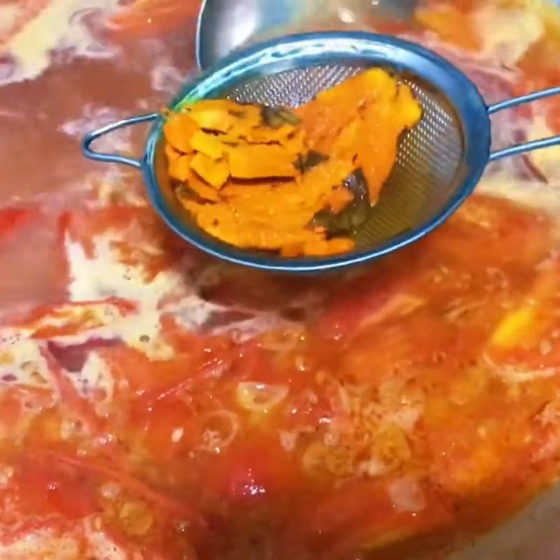 Bước 4 Nấu nước dùng lẩu ốc đậm đà hương vị lẩu ốc