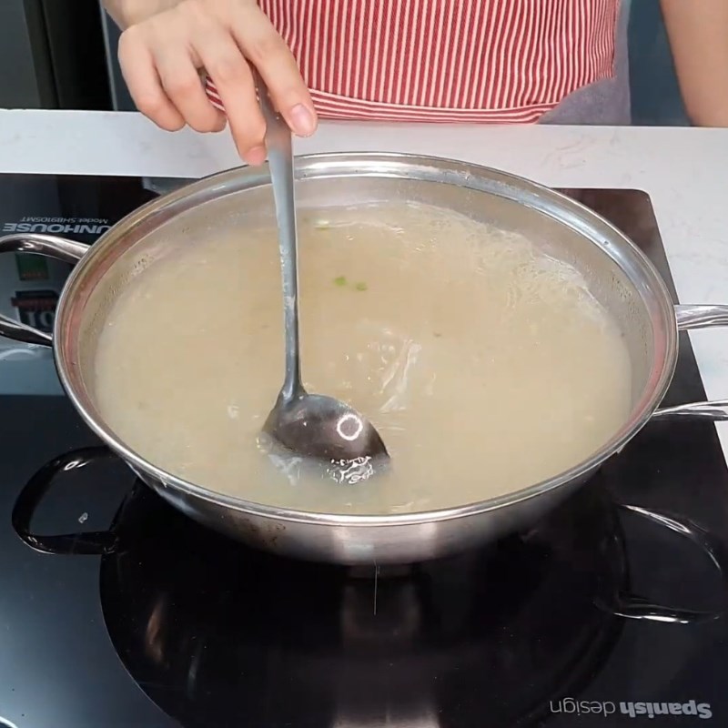 Bước 5 Nấu nước dùng và hoàn thiện Huyết chưng