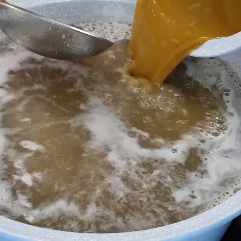 Bước 8 Nấu nước lẩu riêu cua chuẩn vị Lẩu riêu cua thập cẩm