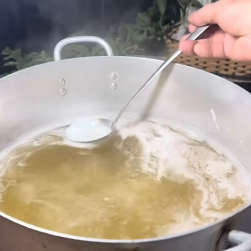 Bước 4 Nấu nước muối chuẩn bị ủ nước tương nước tương truyền thống