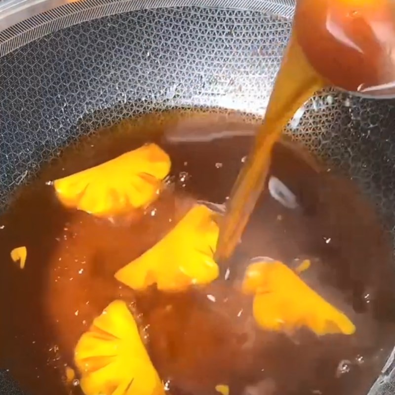 Bước 2 Nấu nước sốt Sốt mắm tỏi