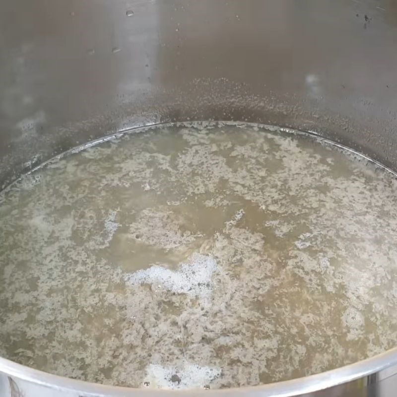 Bước 2 Nấu riêu cua Lẩu riêu cua thập cẩm