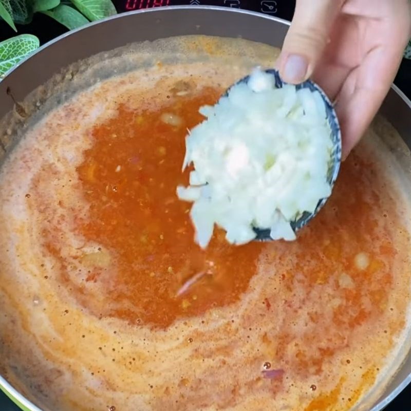 Bước 3 Nêm gia vị cho sốt kho cá mòi kho rục xương