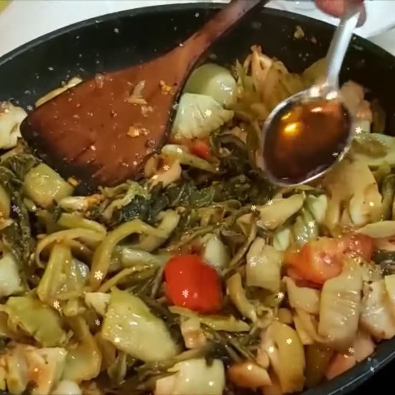 Bước 3 Nêm nếm gia vị cho nồi dưa cá chép giòn om dưa