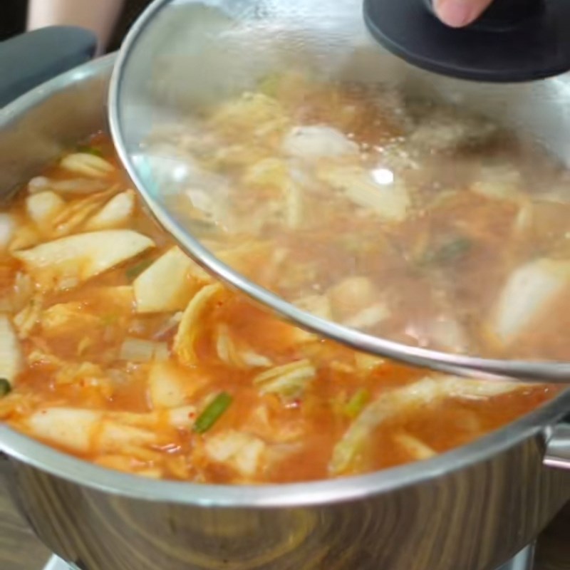 Bước 4 Nêm nếm nước lẩu kim chi Lẩu sườn bò kim chi