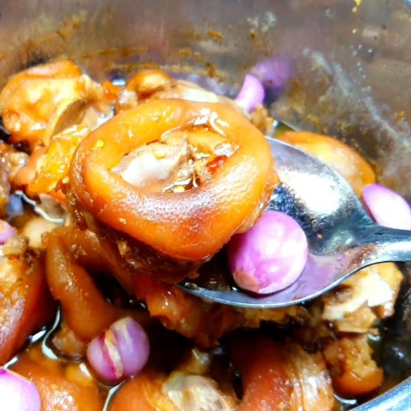 Bước 5 Nêm nếm và hoàn thiện món kho giò heo kho nước tương