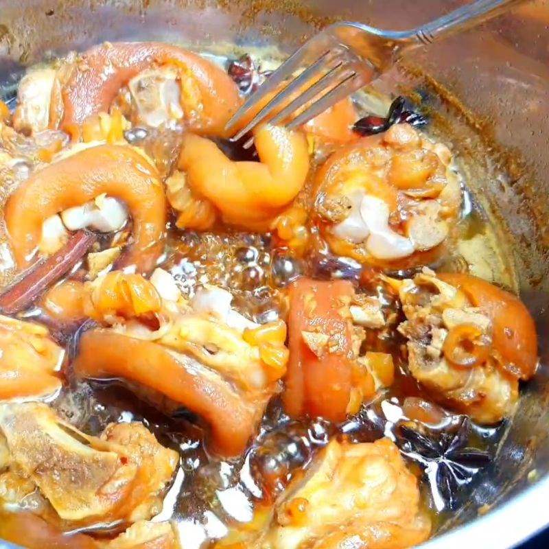 Bước 5 Nêm nếm và hoàn thiện món kho giò heo kho nước tương