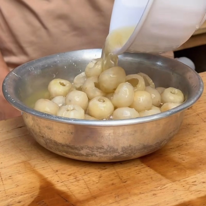 Bước 2 Ngâm cà pháo với nước cốt chanh Mứt cà pháo