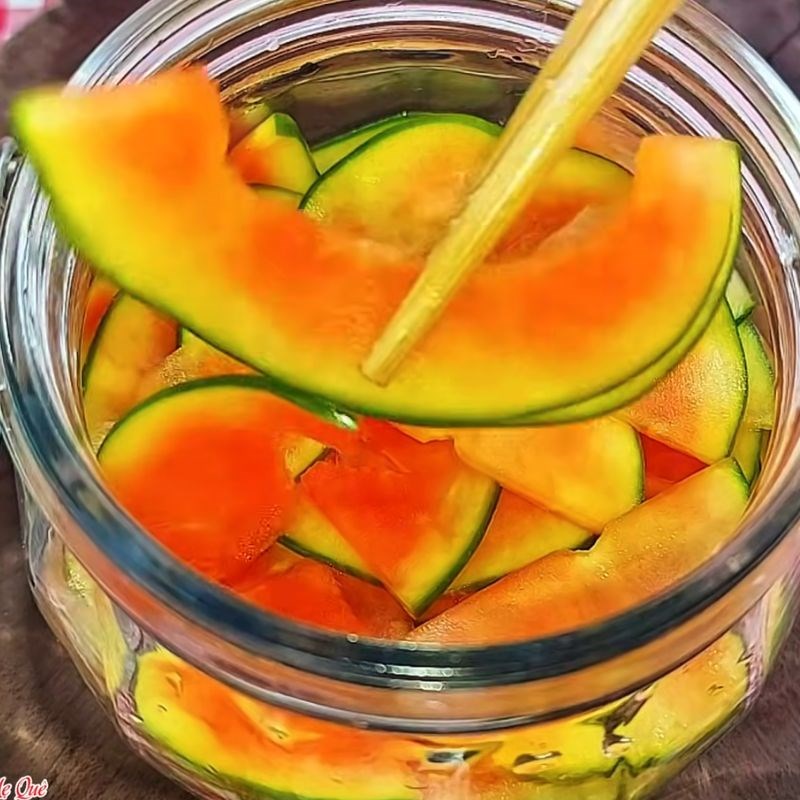 Bước 2 Ngâm đu đủ với nước mắm chay lần 1 Mắm đu đủ chay