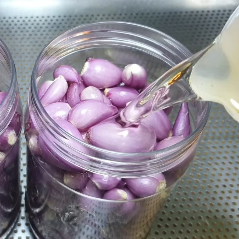 Bước 4 Ngâm hành tím Hành tím ngâm chua ngọt