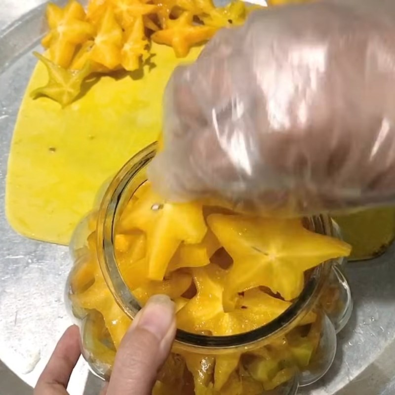 Bước 3 Ngâm khế chua với đường phèn Khế chua ngâm đường phèn