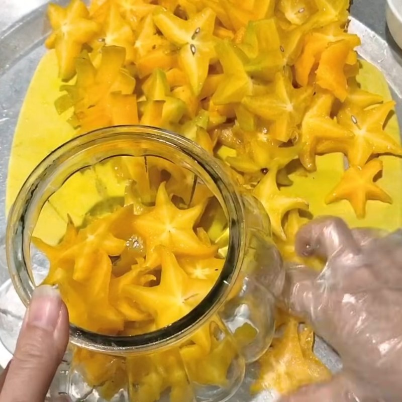 Bước 3 Ngâm khế chua với đường phèn Khế chua ngâm đường phèn