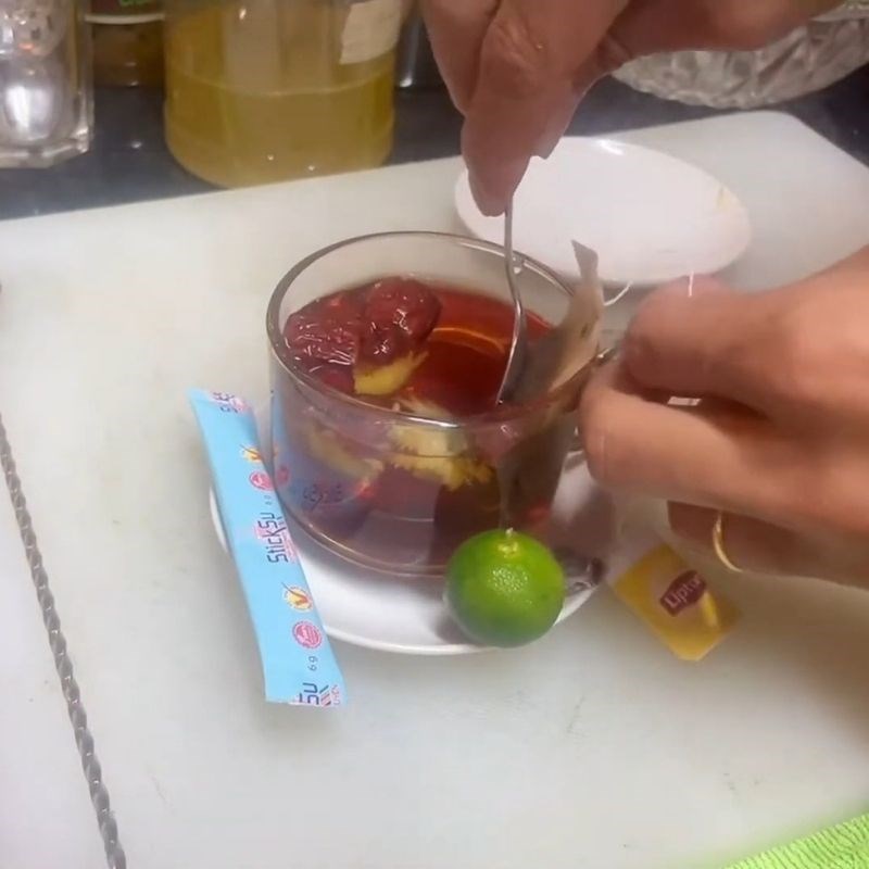 Bước 3 Ngâm trà và thêm hương vị trà Lipton nóng