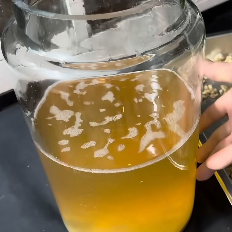 Bước 7 Ngâm ủ nước tương trong hũ sành/thủy tinh nước tương truyền thống