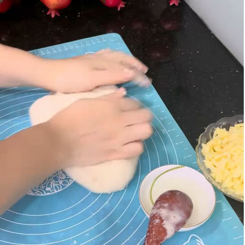 Bước 3 Nhồi và ủ bột bánh bao không cần ủ bánh bao bò phô mai