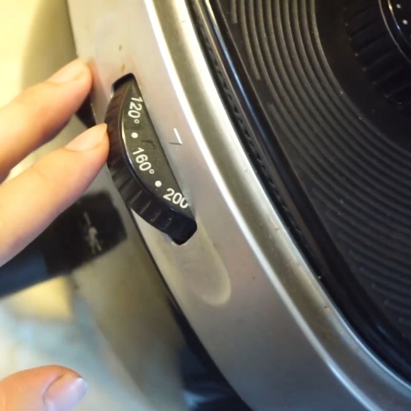 Bước 3 Nướng bánh tráng lần 2 bánh tráng nướng bằng nồi chiên không dầu