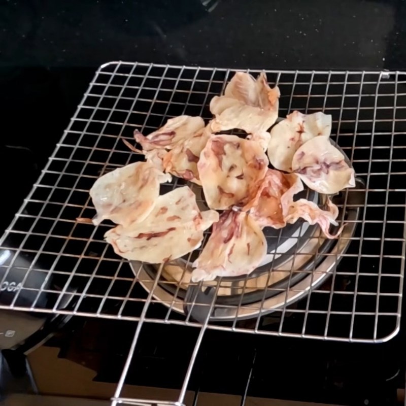 Bước 4 Nướng mực Nước lèo bánh canh