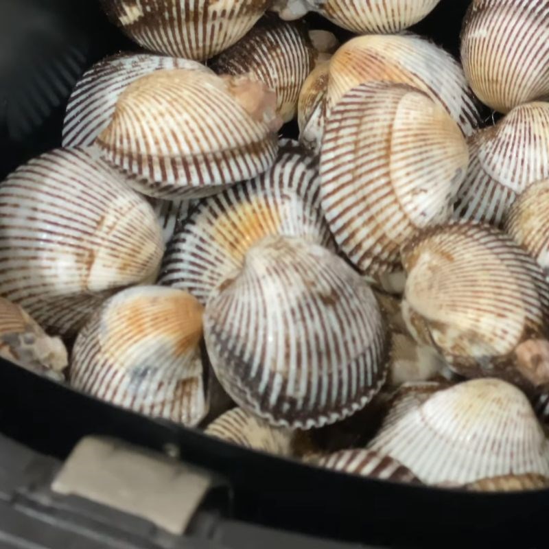 Bước 2 Nướng sơ sò lông bằng nồi chiên không dầu sò lông nướng mỡ hành bằng nồi chiên không dầu