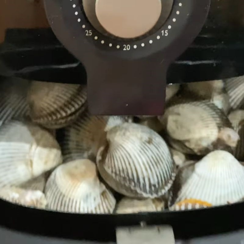 Bước 2 Nướng sơ sò lông bằng nồi chiên không dầu sò lông nướng mỡ hành bằng nồi chiên không dầu