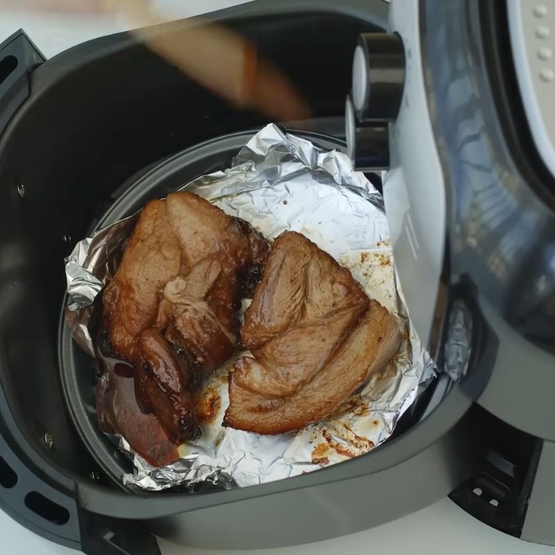 Bước 2 Nướng và thái thịt xá xíu chuẩn vị Bánh xíu páo Nam Định