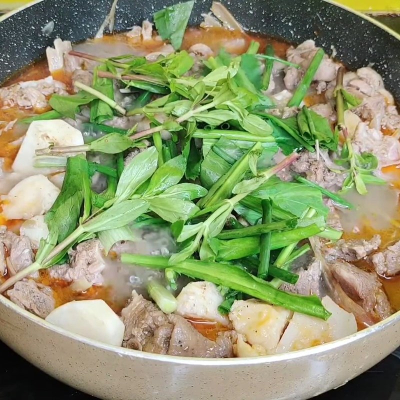 Bước 4 Om vịt với sấu và khoai sọ Vịt om sấu khoai sọ