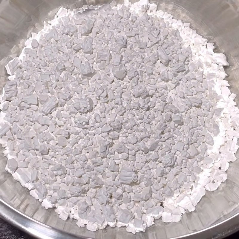 Bước 2 Pha bột bánh lá thúi địch Bánh lá thúi địch