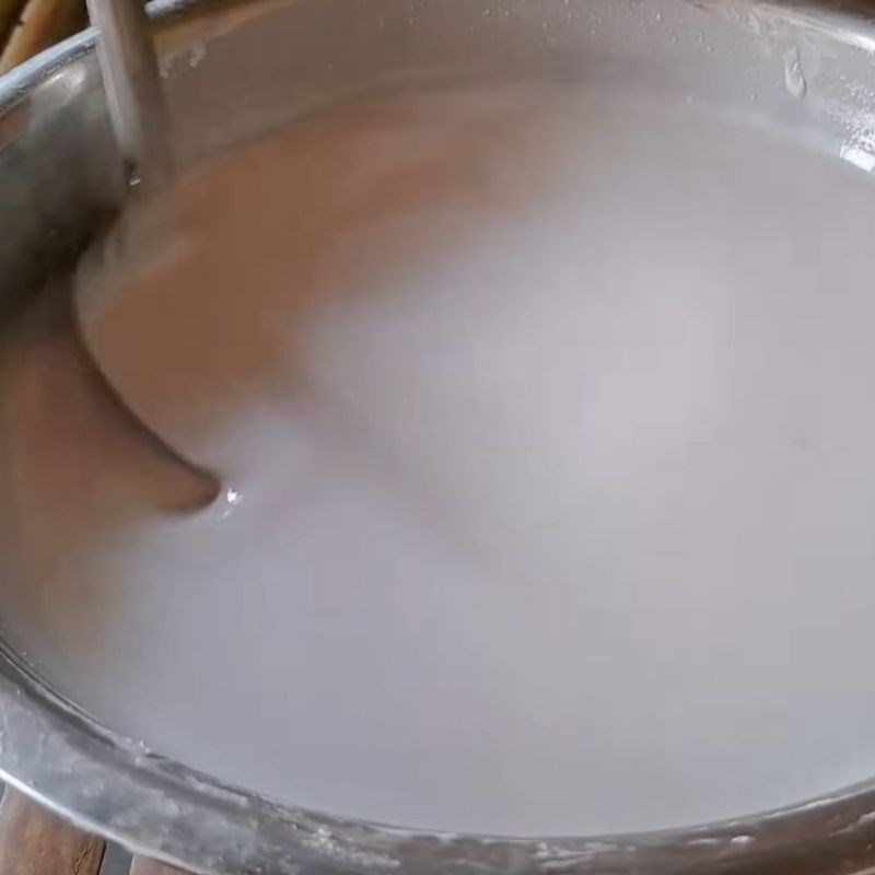 Bước 1 Pha bột bánh tráng nước dừa Bánh tráng nước dừa