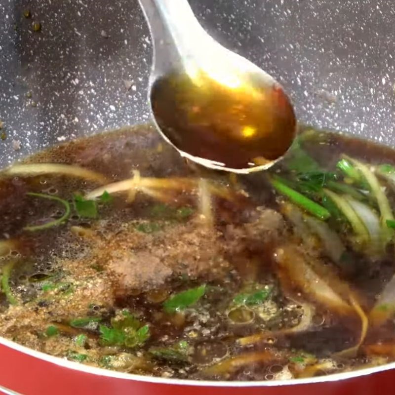 Bước 4 Pha chế sốt hấp cá đặc trưng cá bống mú hấp hồng kông