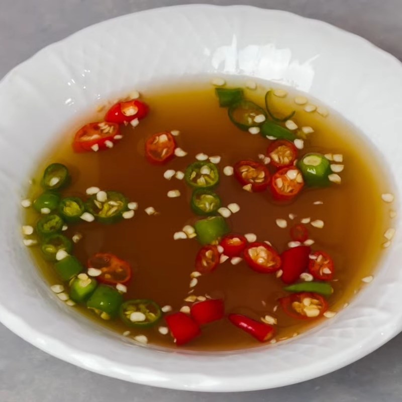 Bước 1 Pha nước chấm bánh bột lọc đậm đà Nước chấm bánh bột lọc